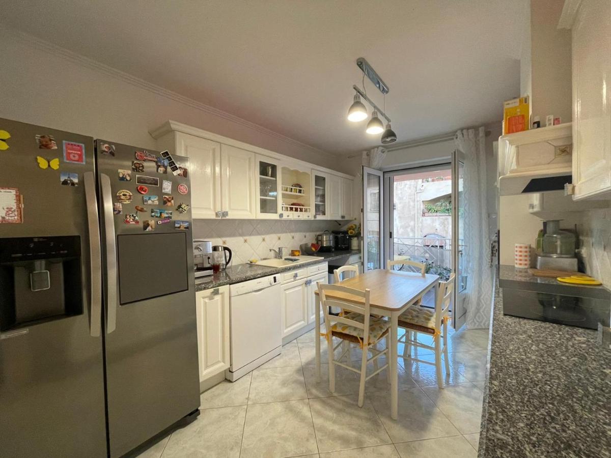 Appartement T4 très bien situé et climatisé LʼÎle-Rousse Exterior foto